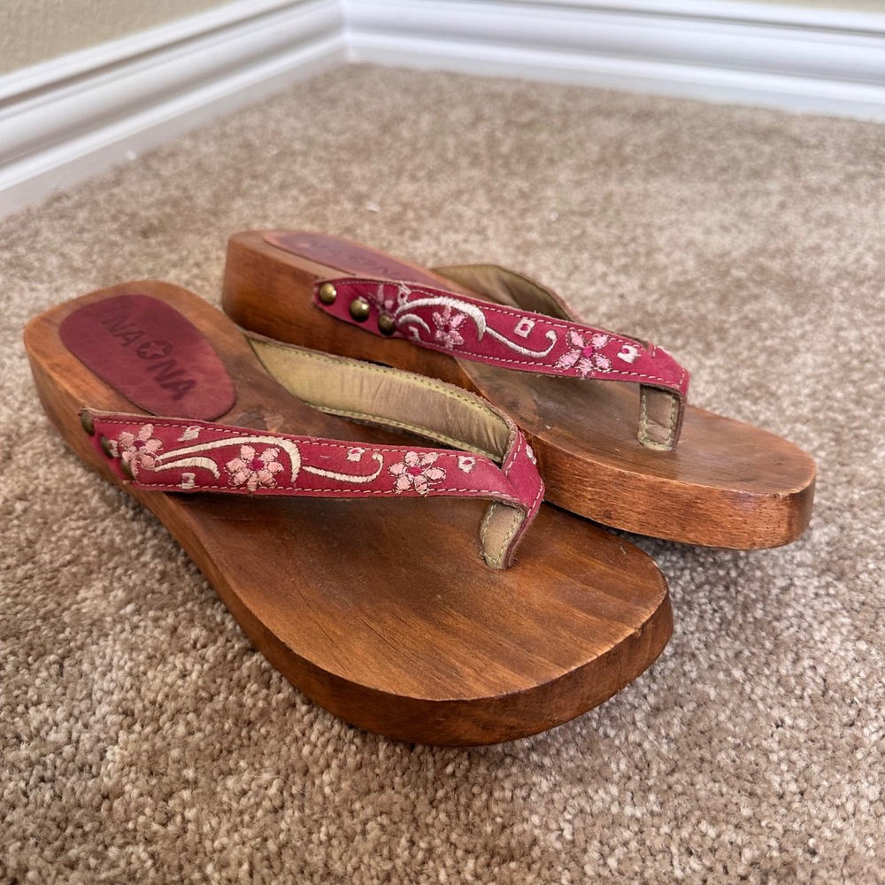 Y2K Nana Red Embroidered Wood Platform Flip Flops Floral Studded Sandals 8 Women